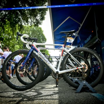 Immersion avec l’équipe cycliste Groupama-FDJ Experience VIP - Journée au Coeur de la Course Groupama-FDJ UNITED GIRO-VUELTA